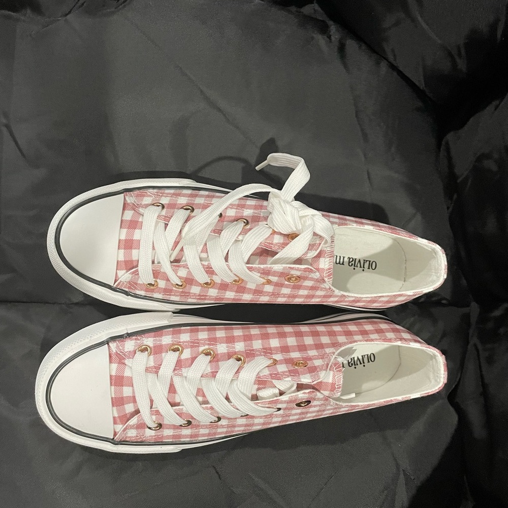 I’m a small business owner and I’m trying to sell my products on poshmark